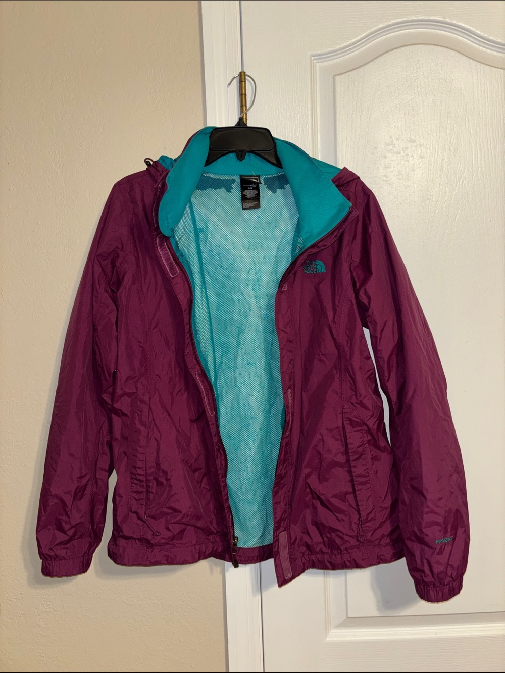 The North Face Women's Purple Ski Jacket with Teal Lining